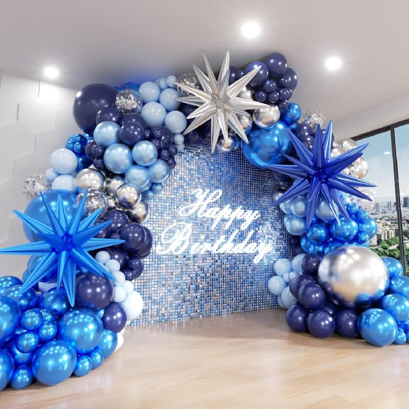 Blauer Geburtstagsballonbogen