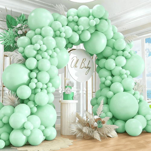 Luftballongirlande in Mint
